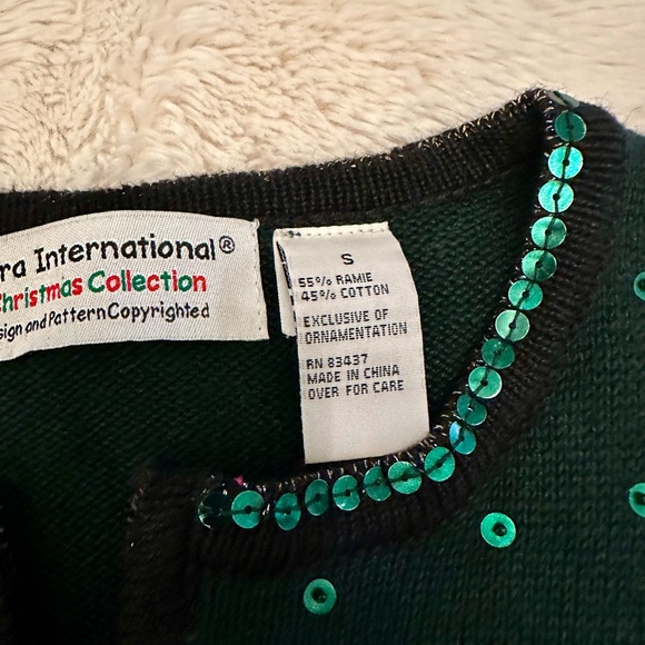 Holiday poinsettia sweater jacket - Picture 4 of 5